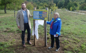Neue Schilder zur Streobstwiese
